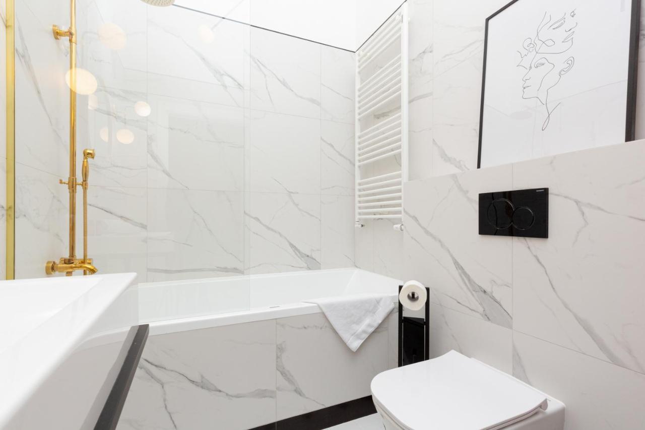 Lux Golden Apartment Praga Kepna By Renters Prestige Varsó Kültér fotó