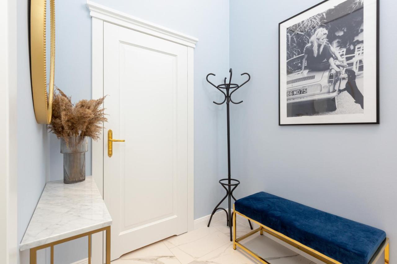 Lux Golden Apartment Praga Kepna By Renters Prestige Varsó Kültér fotó
